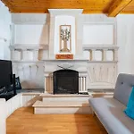 Rustic 2 Min Walk To The Heart Of