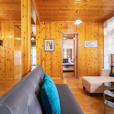 Apartman Rustic 2 Min Walk To The Heart Of