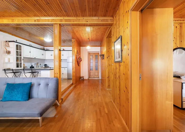 Rustic 2 Min Walk To The Heart Of