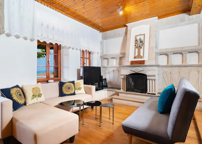 Rustic 2 Min Walk To The Heart Of