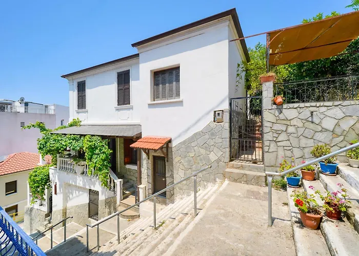 Rustic 2 Min Walk To The Heart Of