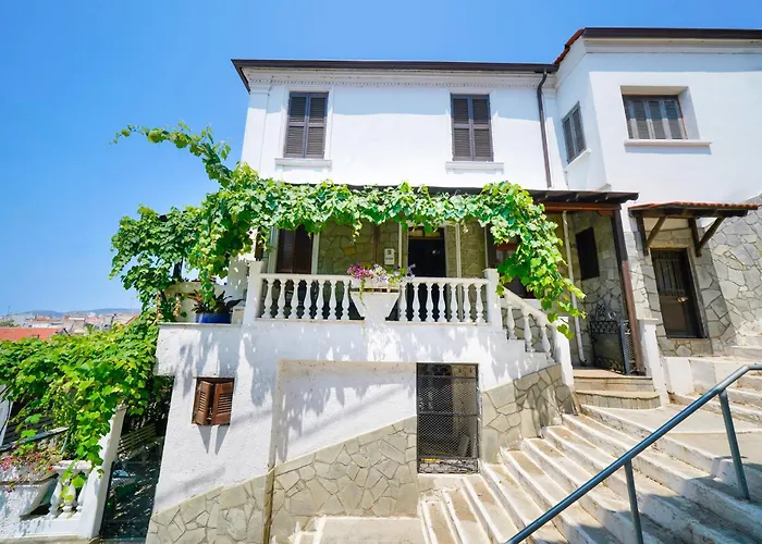 Rustic 2 Min Walk To The Heart Of Apartament *