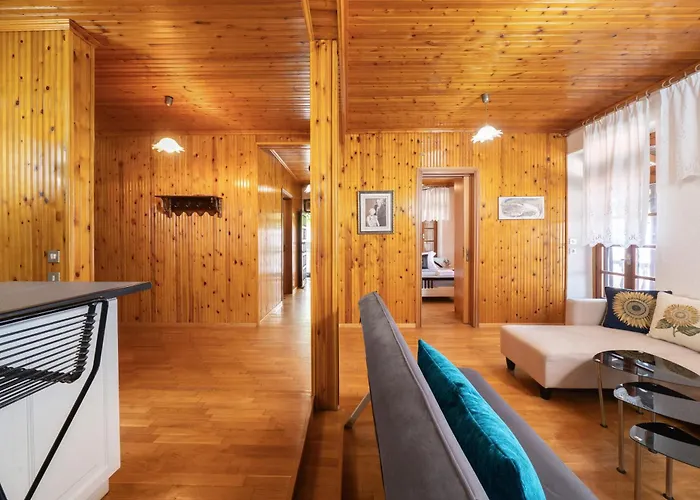 Apartament Rustic 2 Min Walk To The Heart Of *