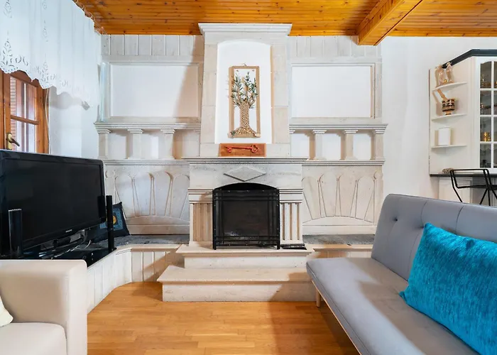 Rustic 2 Min Walk To The Heart Of