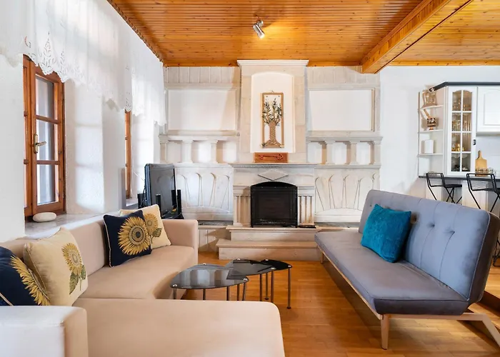 Rustic 2 Min Walk To The Heart Of